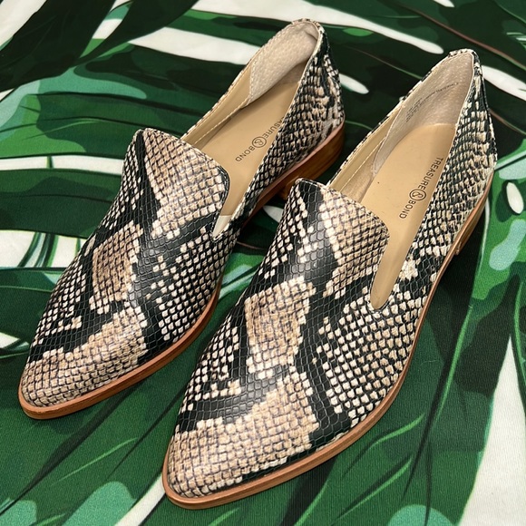 Treasure & Bond Shoes - Treasure and bond black cream snake print flats